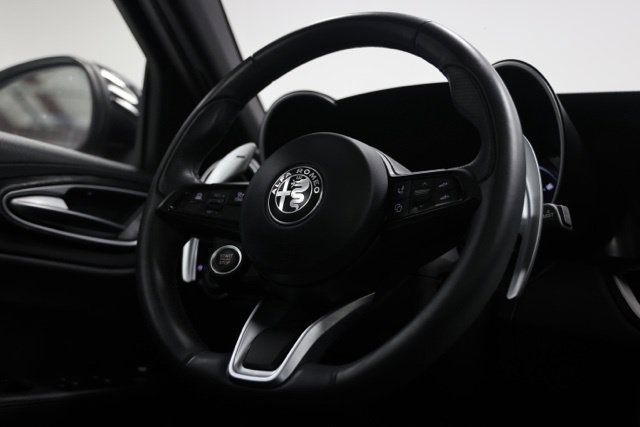 Used 2024 Alfa Romeo Giulia Sprint AWD/4WD image 40