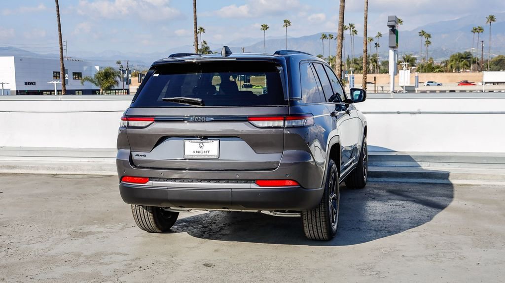 New 2026 Jeep Grand Cherokee Altitude image 9