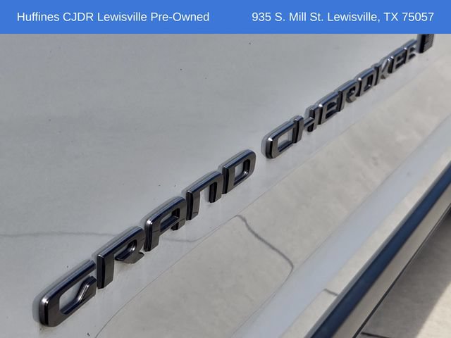 Used 2024 Jeep Grand Cherokee Limited w/ Black Appearance Package RWD image 12