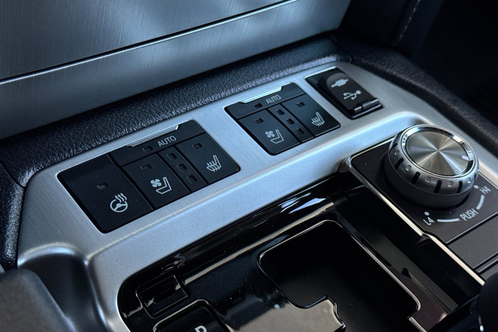 Used 2020 Toyota Land Cruiser Heritage Edition AWD/4WD image 46