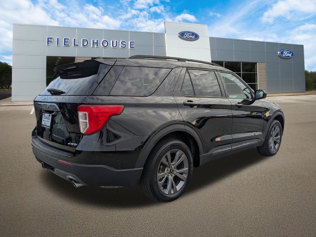 Used 2023 Ford Explorer XLT w/ Equipment Group 202A AWD/4WD image 10