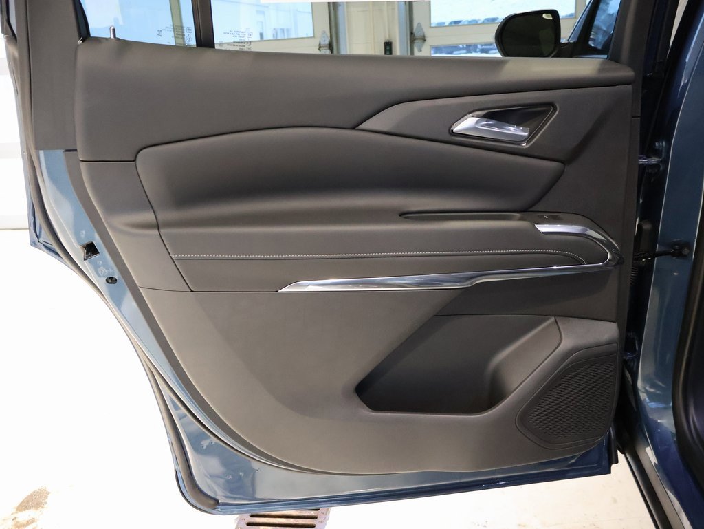 Used 2025 Chevrolet Traverse LT w/ Sun and Wheel Package image 24