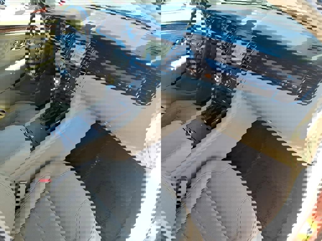 Used 2016 Ford Taurus Limited image 10