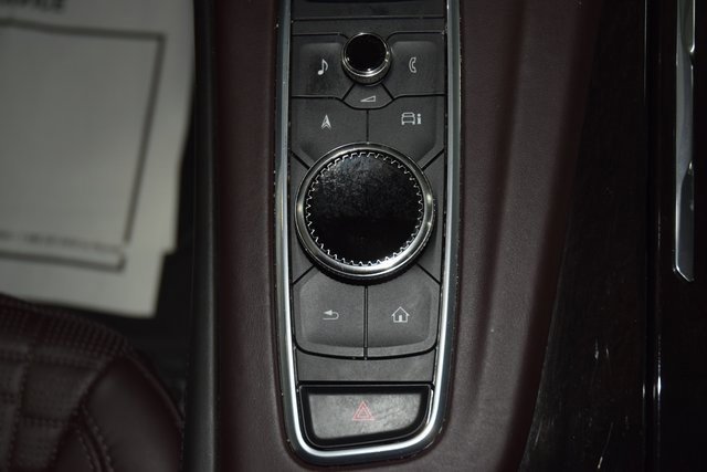 Used 2023 Cadillac Escalade Sport Platinum w/ LPO, ONYX Package image 32