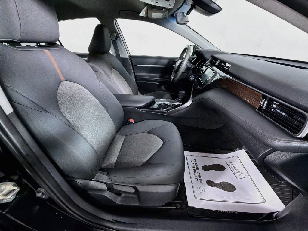 Used 2020 Toyota Camry LE FWD image 27