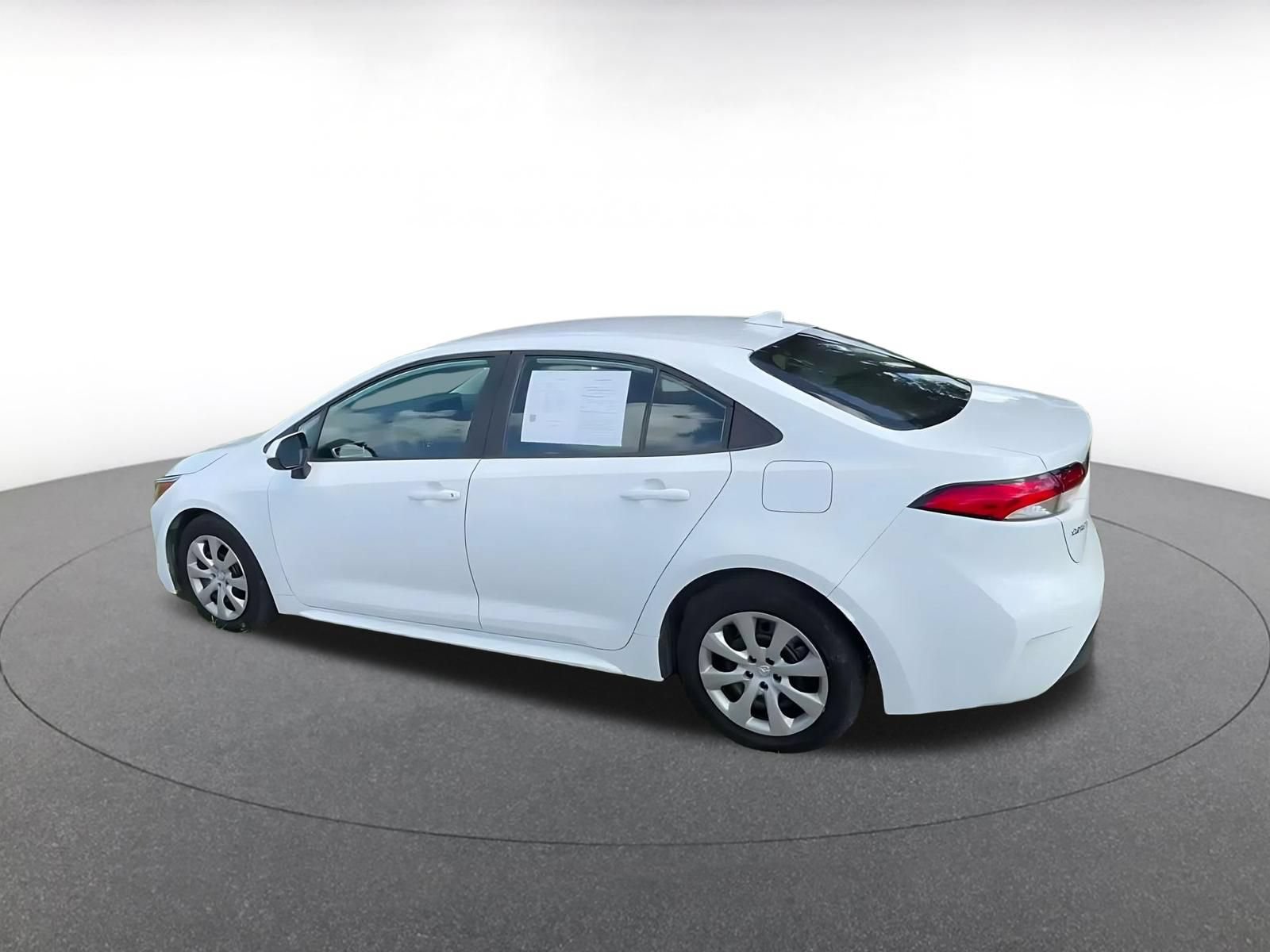 Used 2025 Toyota Corolla LE FWD image 9