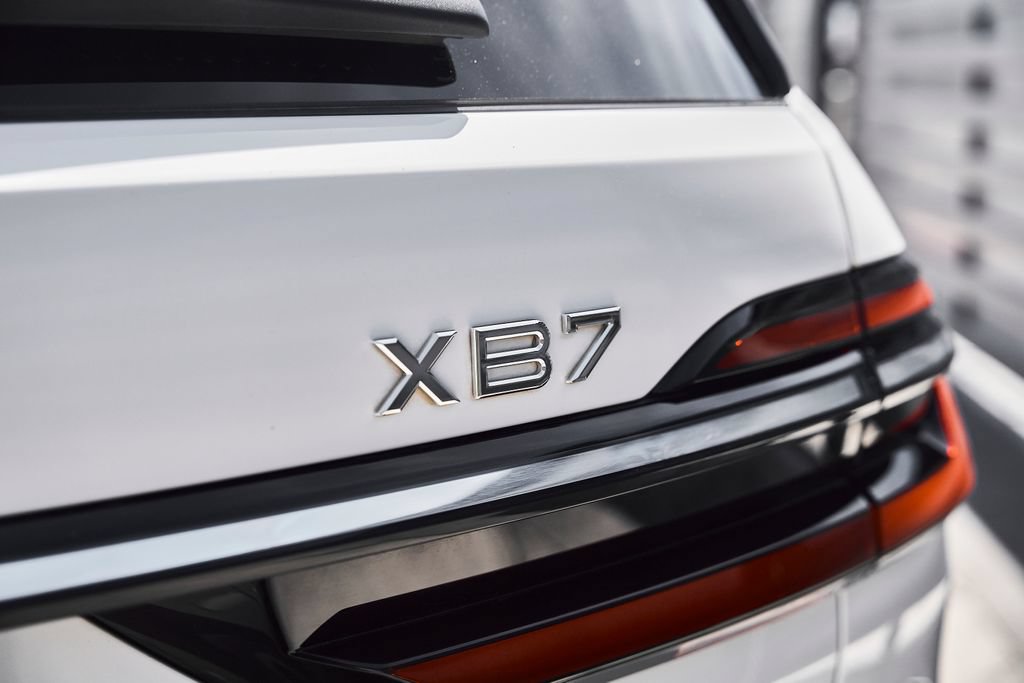 Used 2023 BMW ALPINA XB7 AWD/4WD image 11