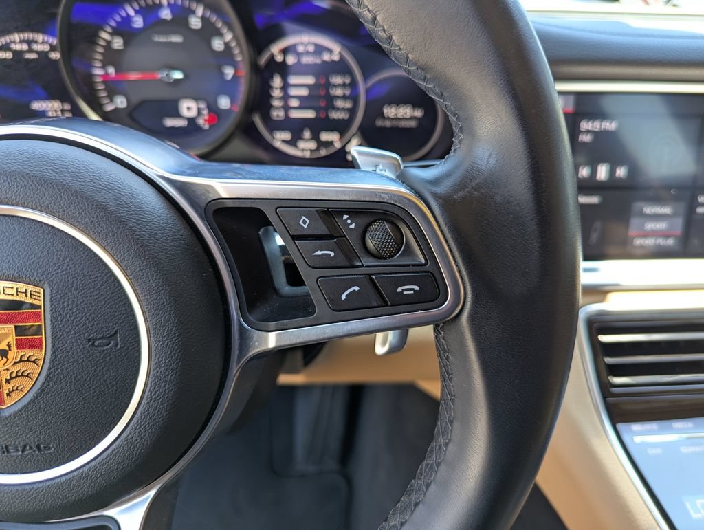 Used 2018 Porsche Panamera RWD image 17