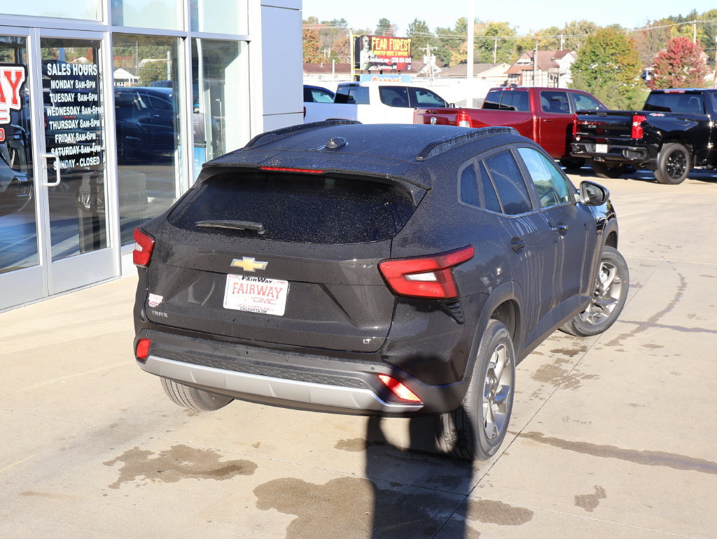 New 2026 Chevrolet Trax LT w/ Driver Confidence Package FWD image 38