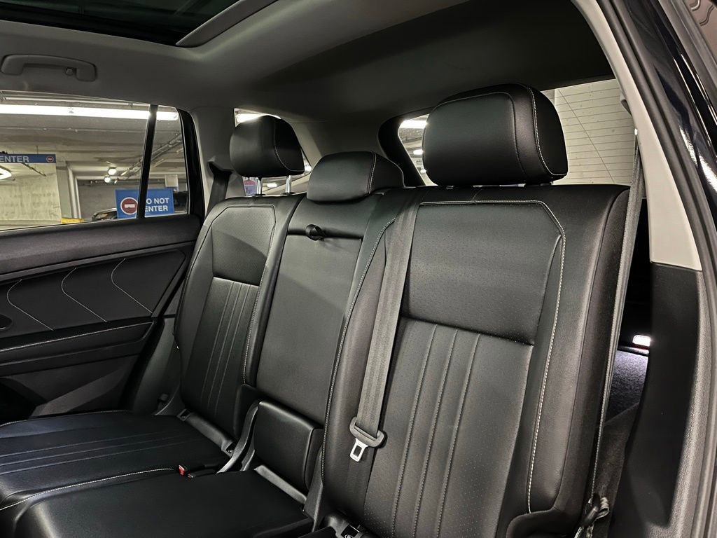 Used 2022 Volkswagen Tiguan SE w/ Panoramic Sunroof Package image 21