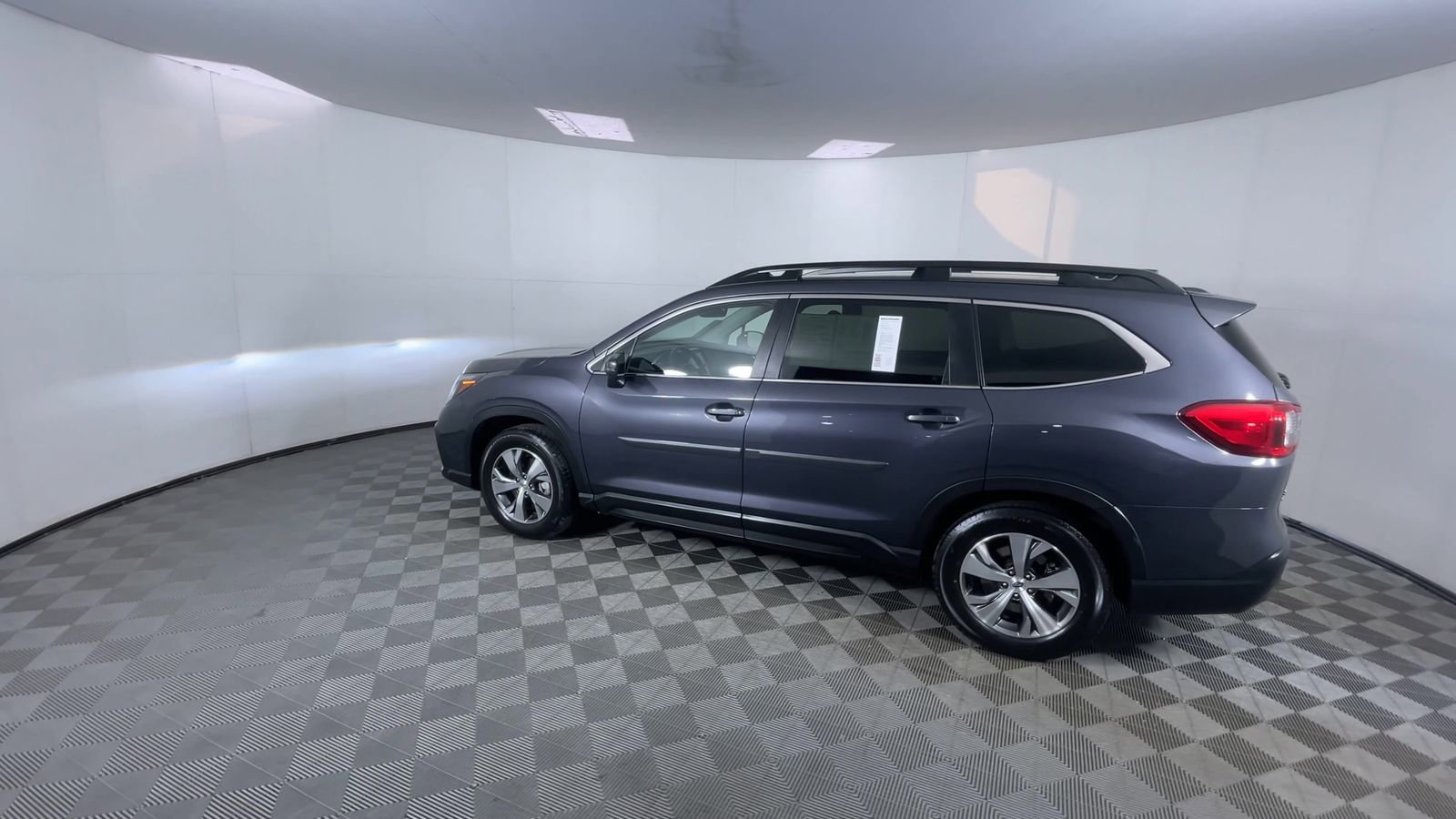 Used 2023 Subaru Ascent Premium w/ Convenience Package AWD/4WD image 6