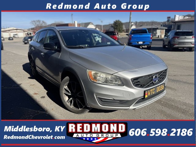 Used 2017 Volvo V60 T5 Cross Country w/ Convenience Package image 1