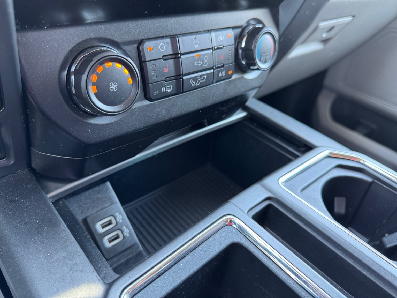 Used 2019 Ford F150 XLT w/ Equipment Group 302A Luxury AWD/4WD image 25