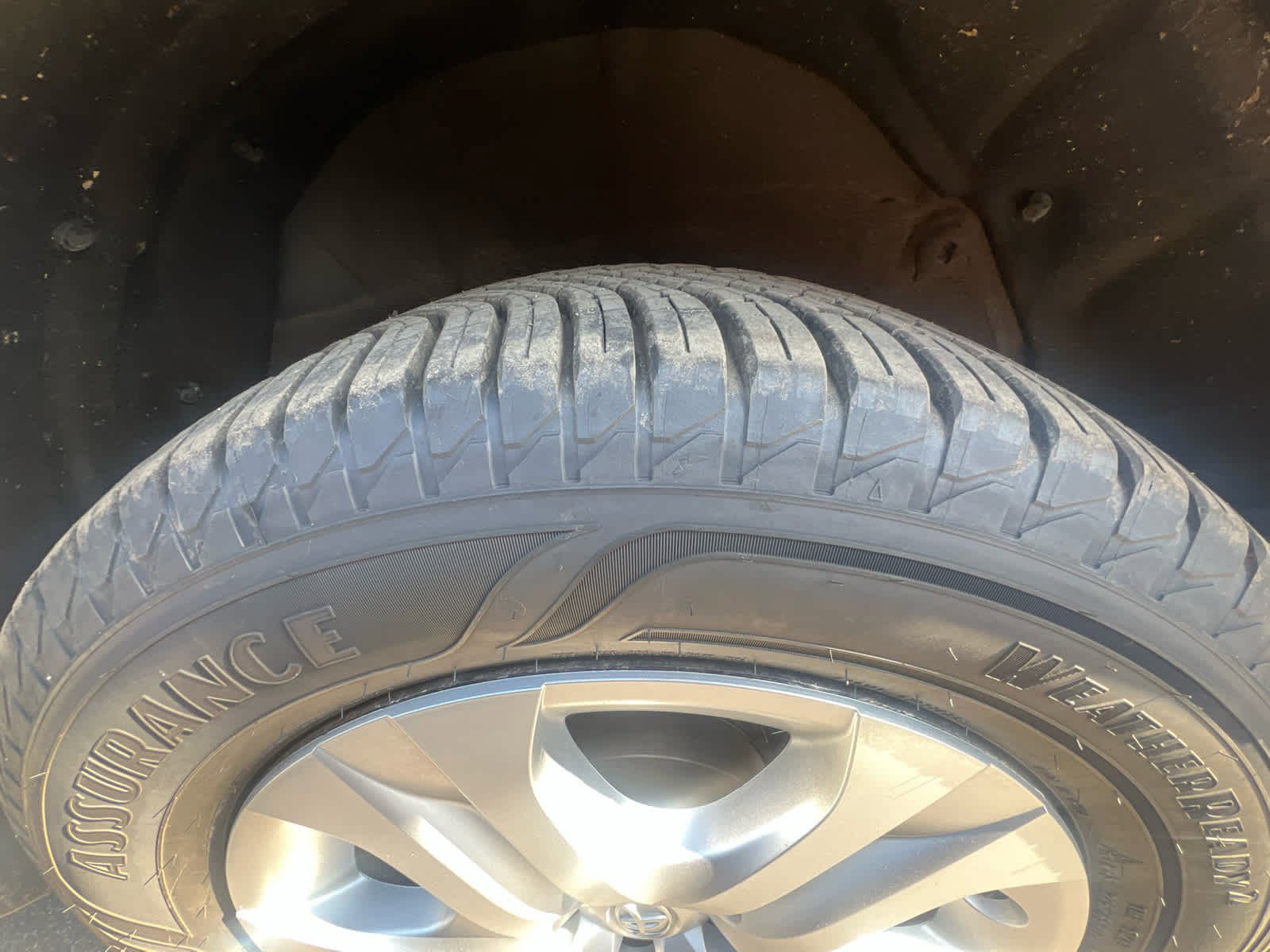 Used 2015 Toyota RAV4 LE AWD/4WD image 8