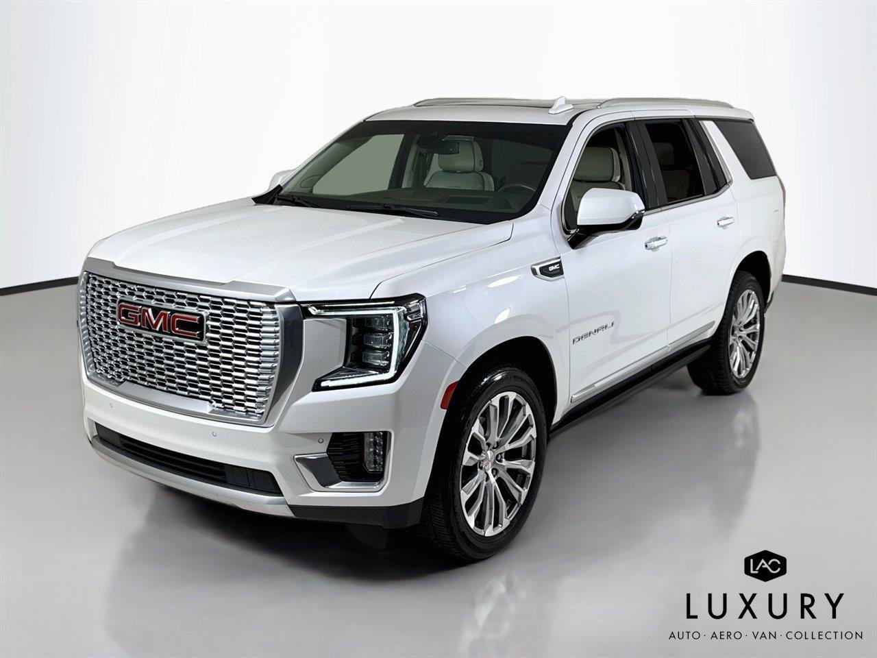 Used 2022 GMC Yukon Denali AWD/4WD image 3