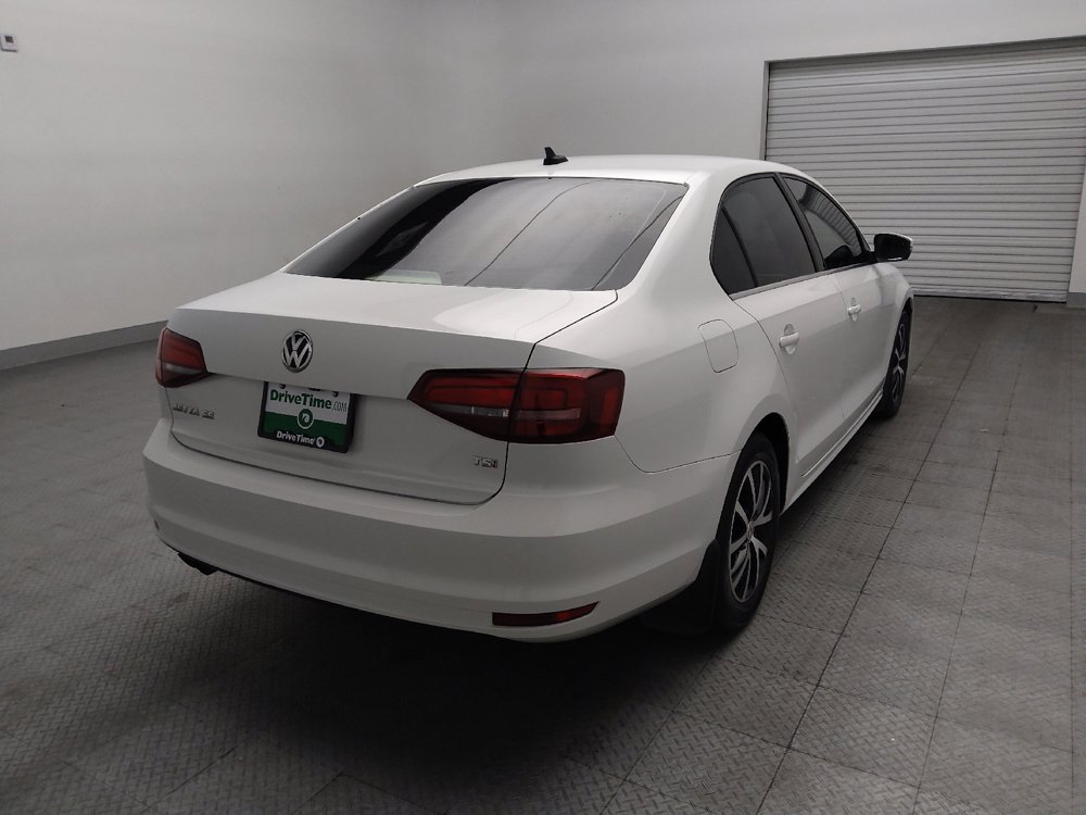 Used 2017 Volkswagen Jetta SE FWD image 9