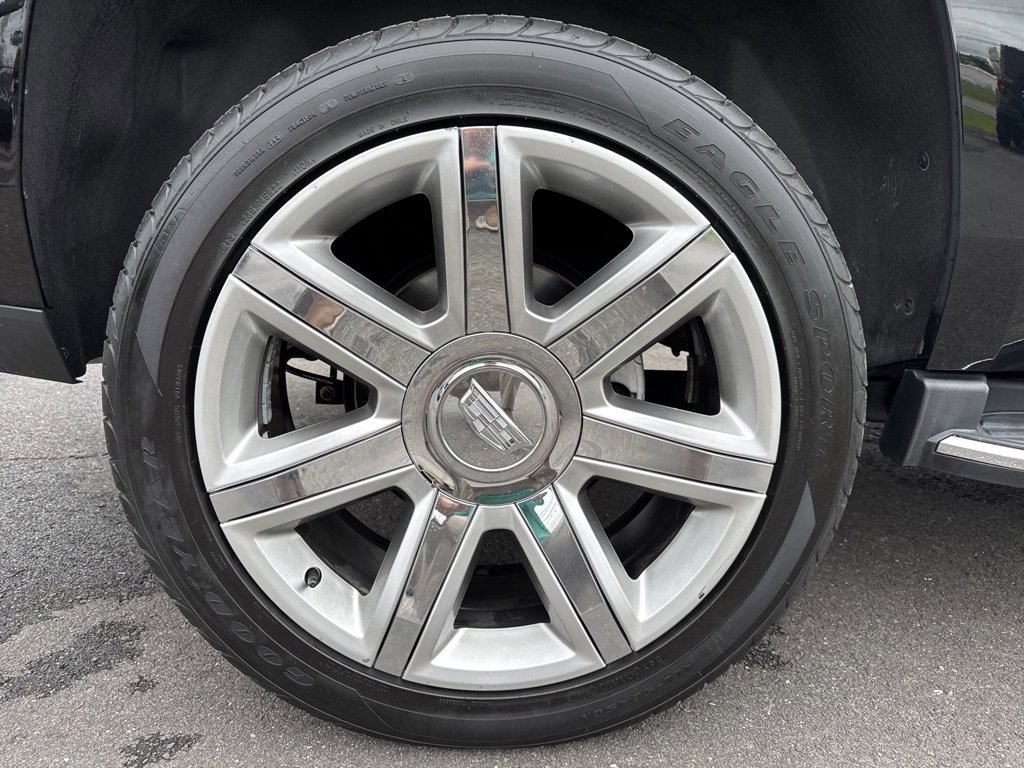 Used 2020 Cadillac Escalade Premium Luxury image 14