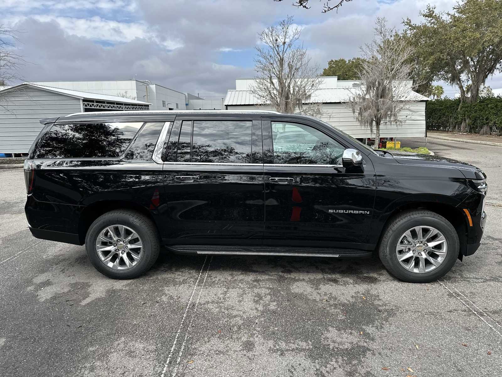 New 2026 Chevrolet Suburban Premier image 7