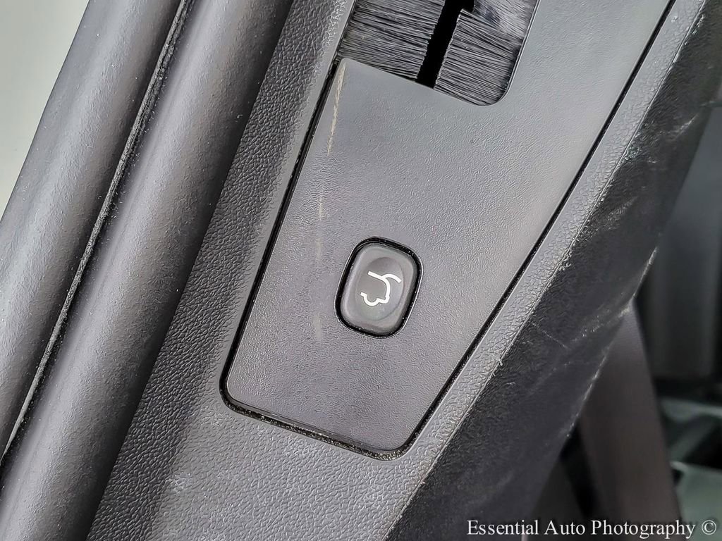 Used 2018 Dodge Grand Caravan SXT w/ Blacktop Package image 25