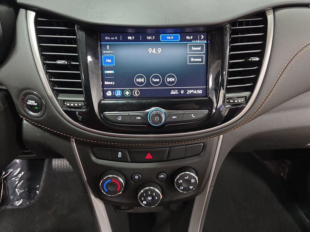 Certified 2022 Chevrolet Trax LT w/ LT Convenience Package image 21