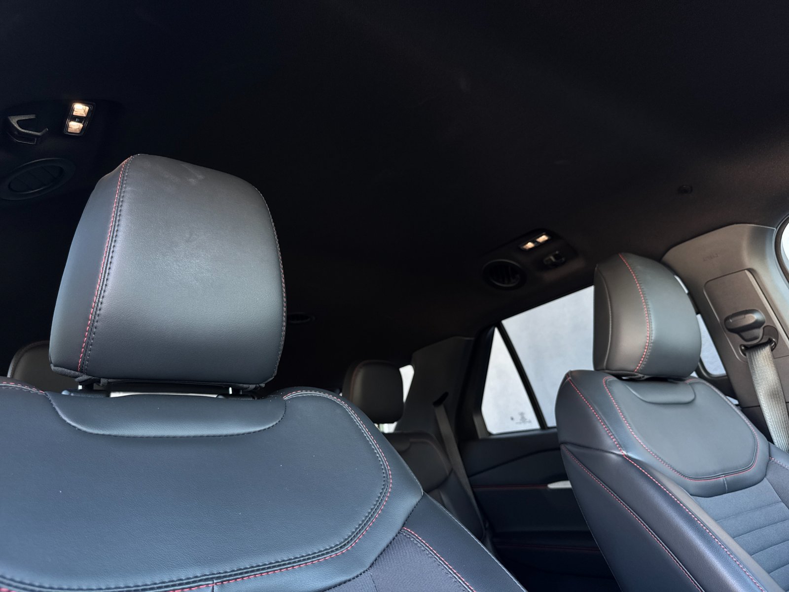 Used 2026 Ford Explorer ST-Line w/ ST-Line Street Pack RWD image 19