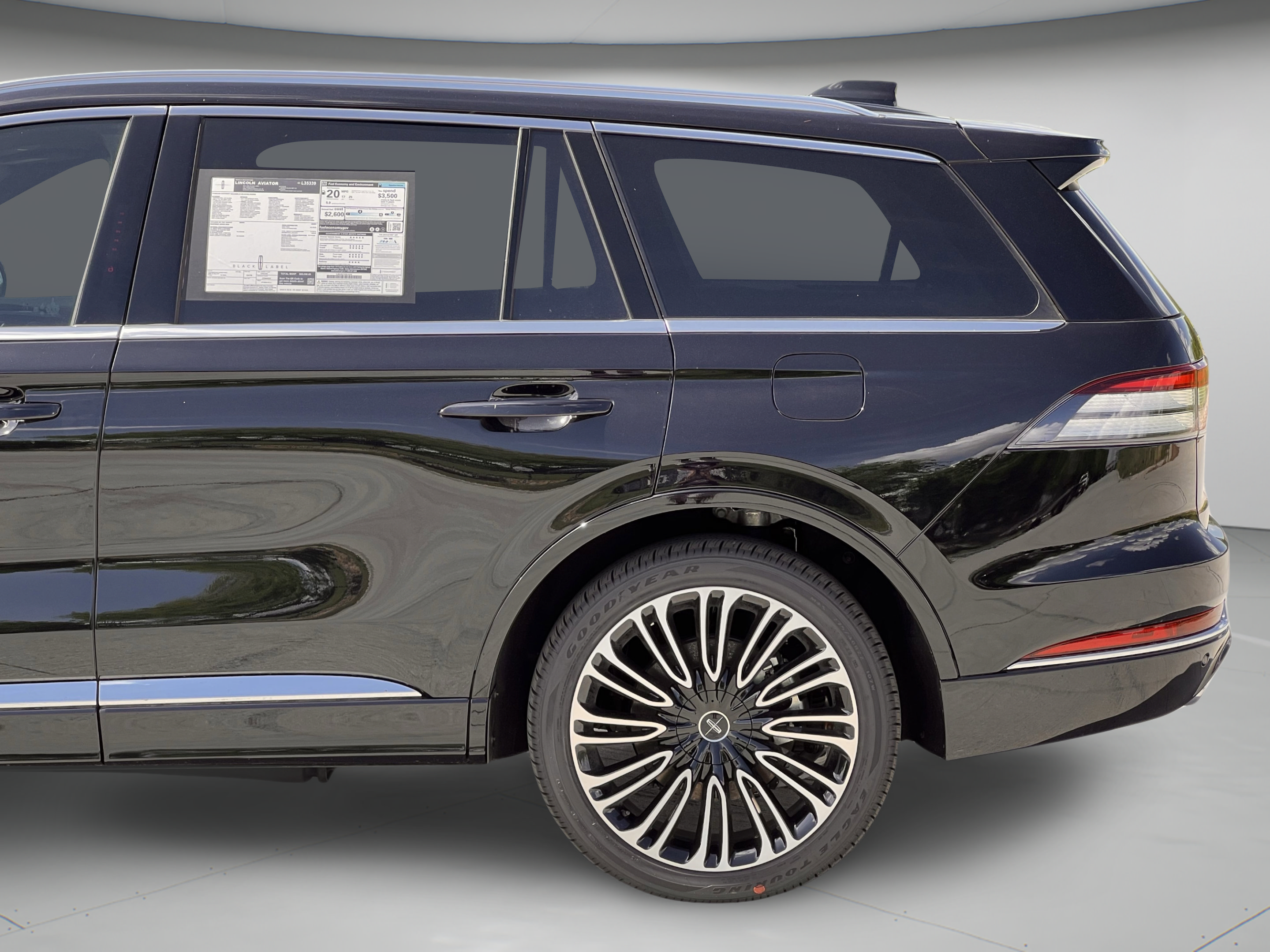 New 2025 Lincoln Aviator Black Label AWD/4WD image 30