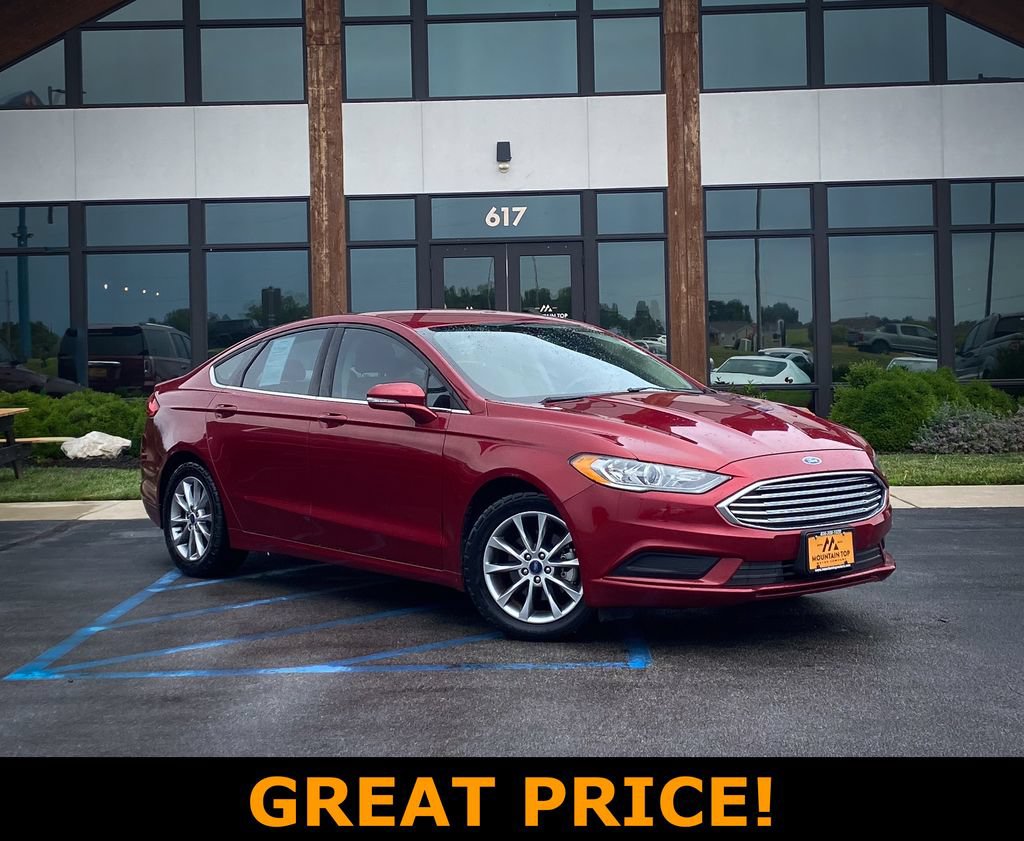 Used 2017 Ford Fusion SE w/ Fusion SE Technology Package FWD image 1