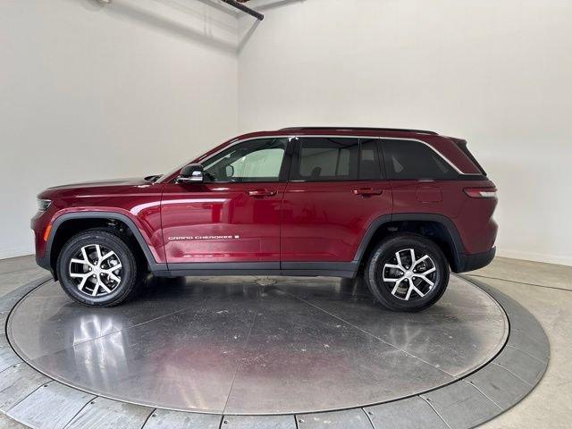 Used 2025 Jeep Grand Cherokee Limited AWD/4WD image 4