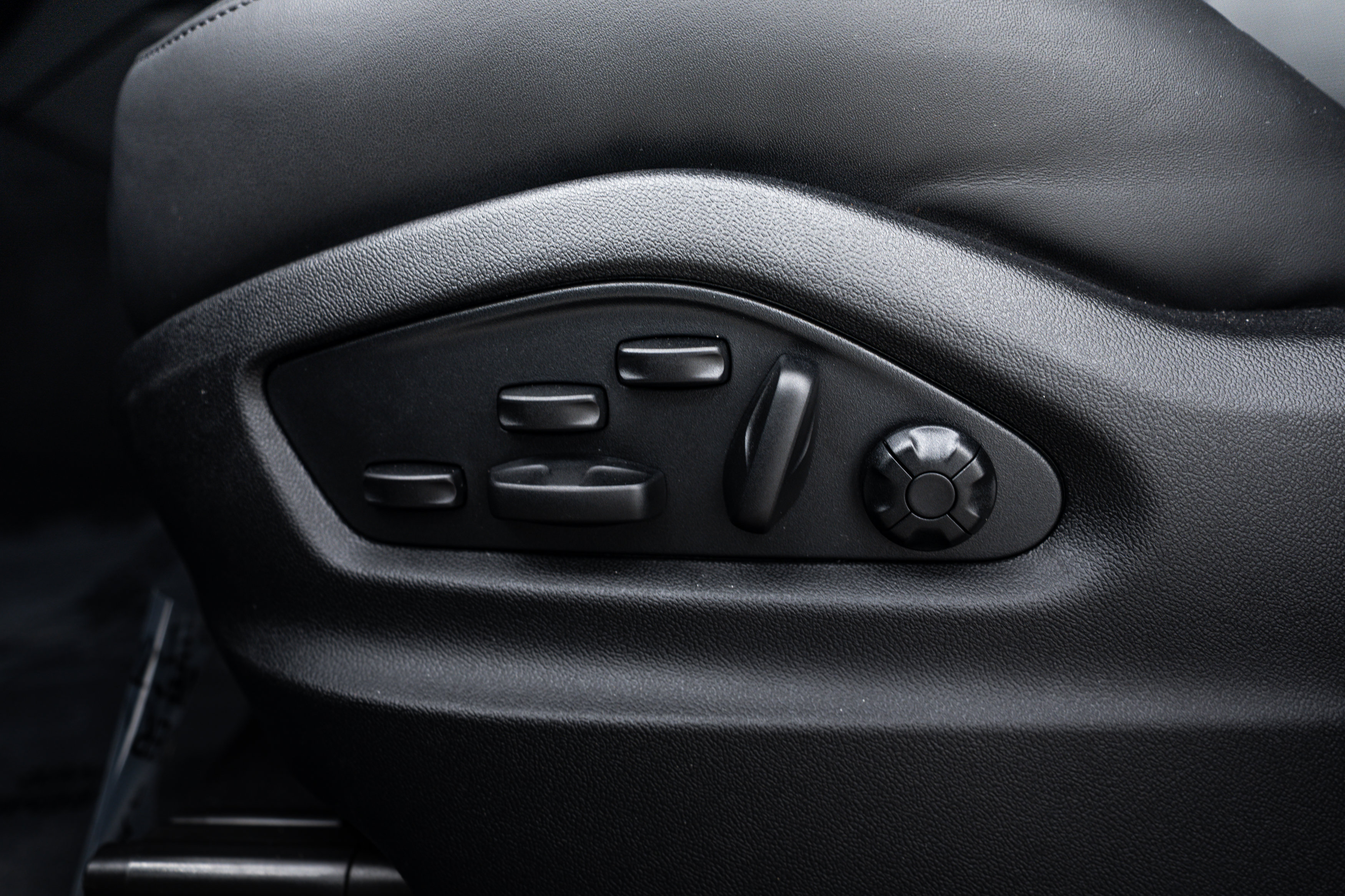 New 2026 Porsche Cayenne GTS AWD/4WD image 22