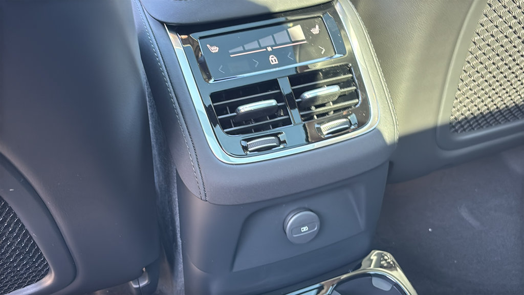 New 2027 Volvo XC90 T8 Ultra AWD/4WD image 9