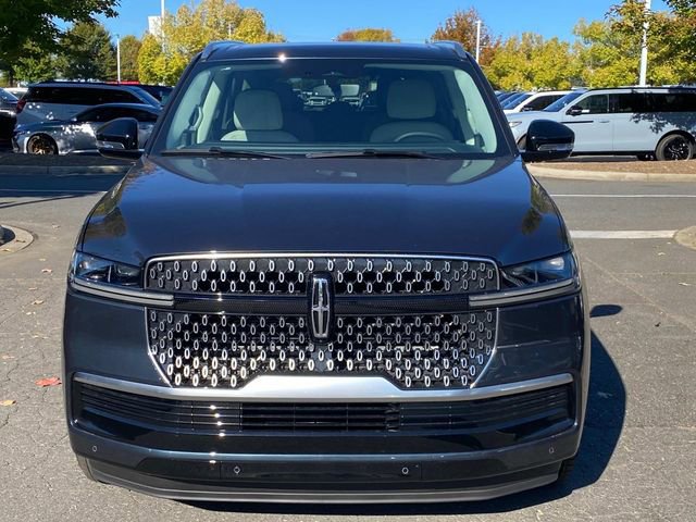 New 2025 Lincoln Navigator Reserve AWD/4WD image 2