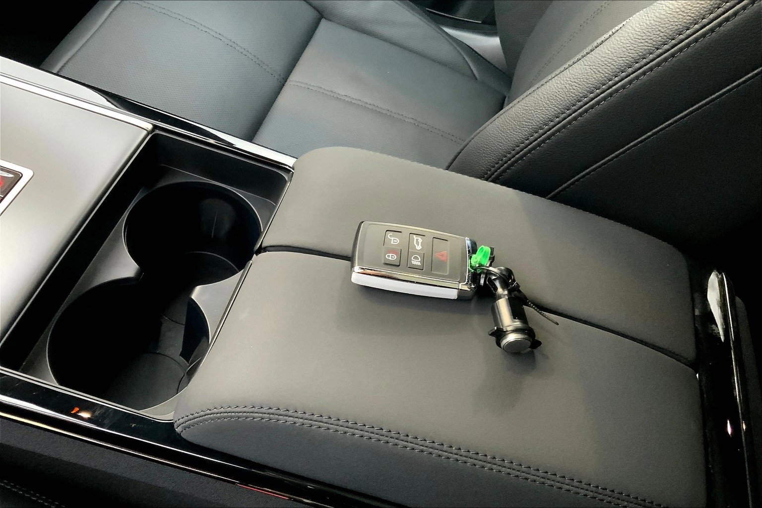 Used 2026 Land Rover Range Rover Velar S image 13