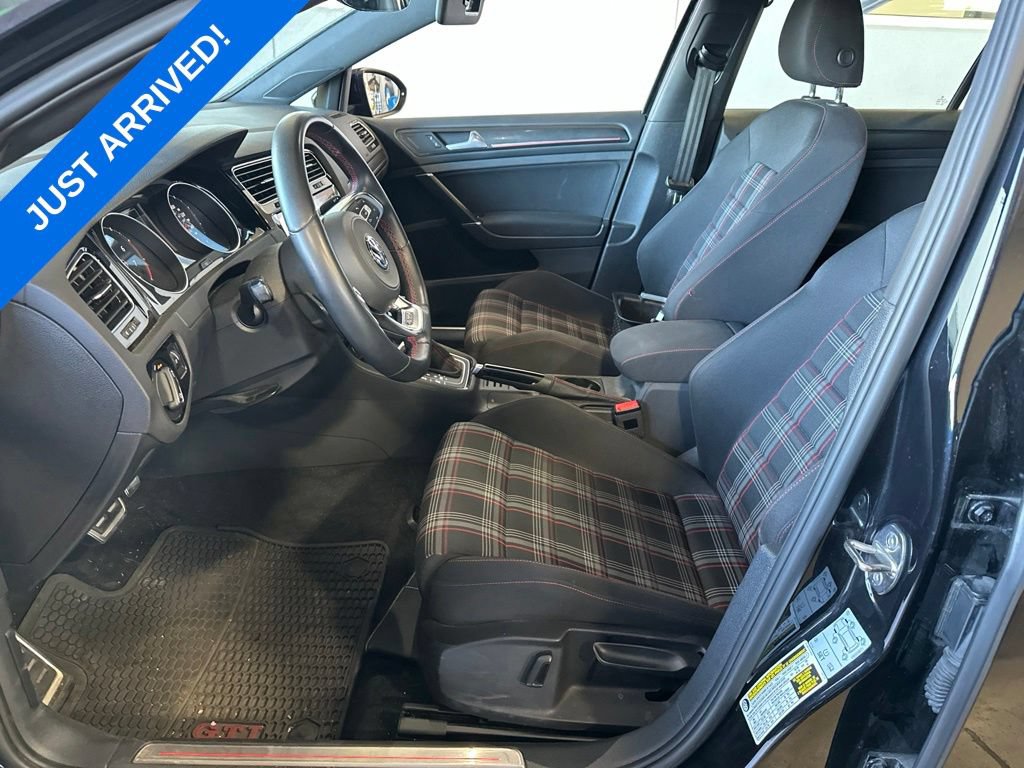 Used 2018 Volkswagen GTI SE FWD image 7