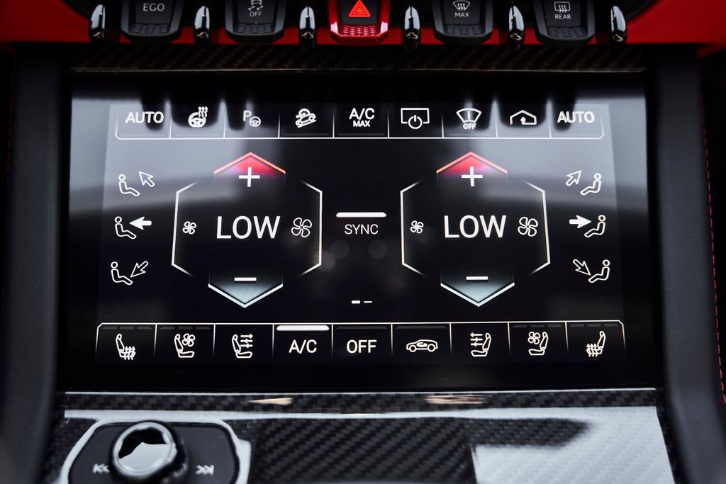 Used 2025 Lamborghini Urus S AWD/4WD image 69