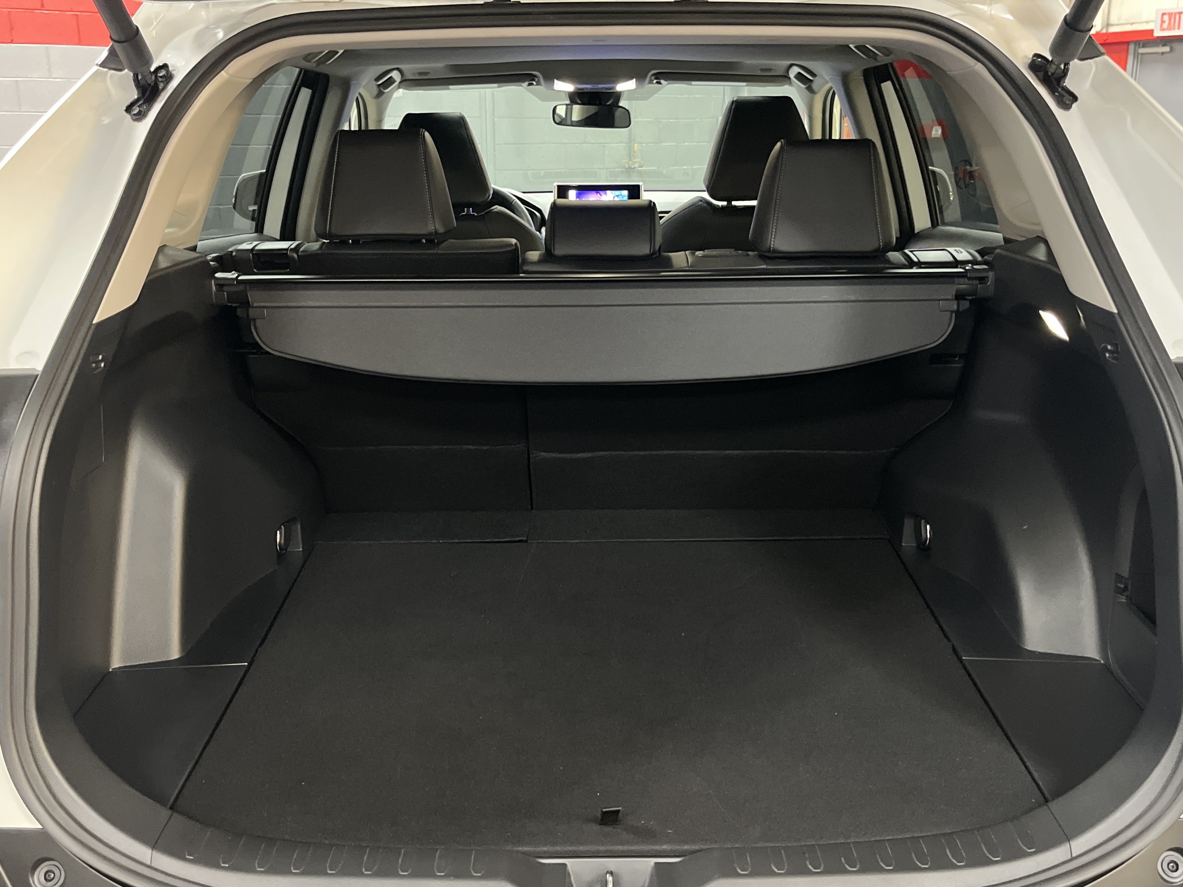 Certified 2025 Toyota RAV4 XLE Premium AWD/4WD image 30