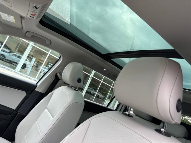 Used 2018 Volkswagen Tiguan SEL AWD/4WD image 30