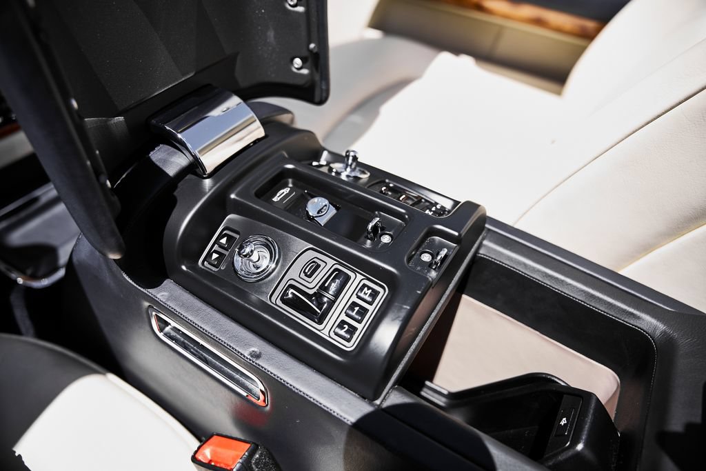 Used 2009 Rolls-Royce Phantom Drophead Coupe RWD image 65