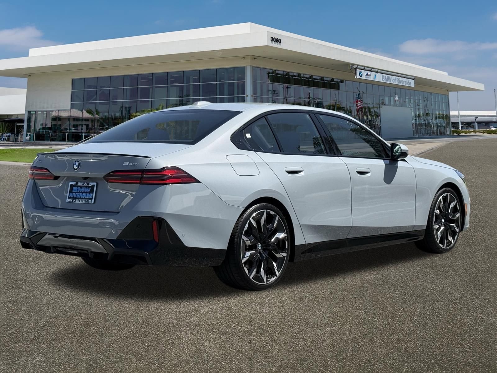 New 2026 BMW 540i xDrive w/ M Sport Package AWD/4WD image 10