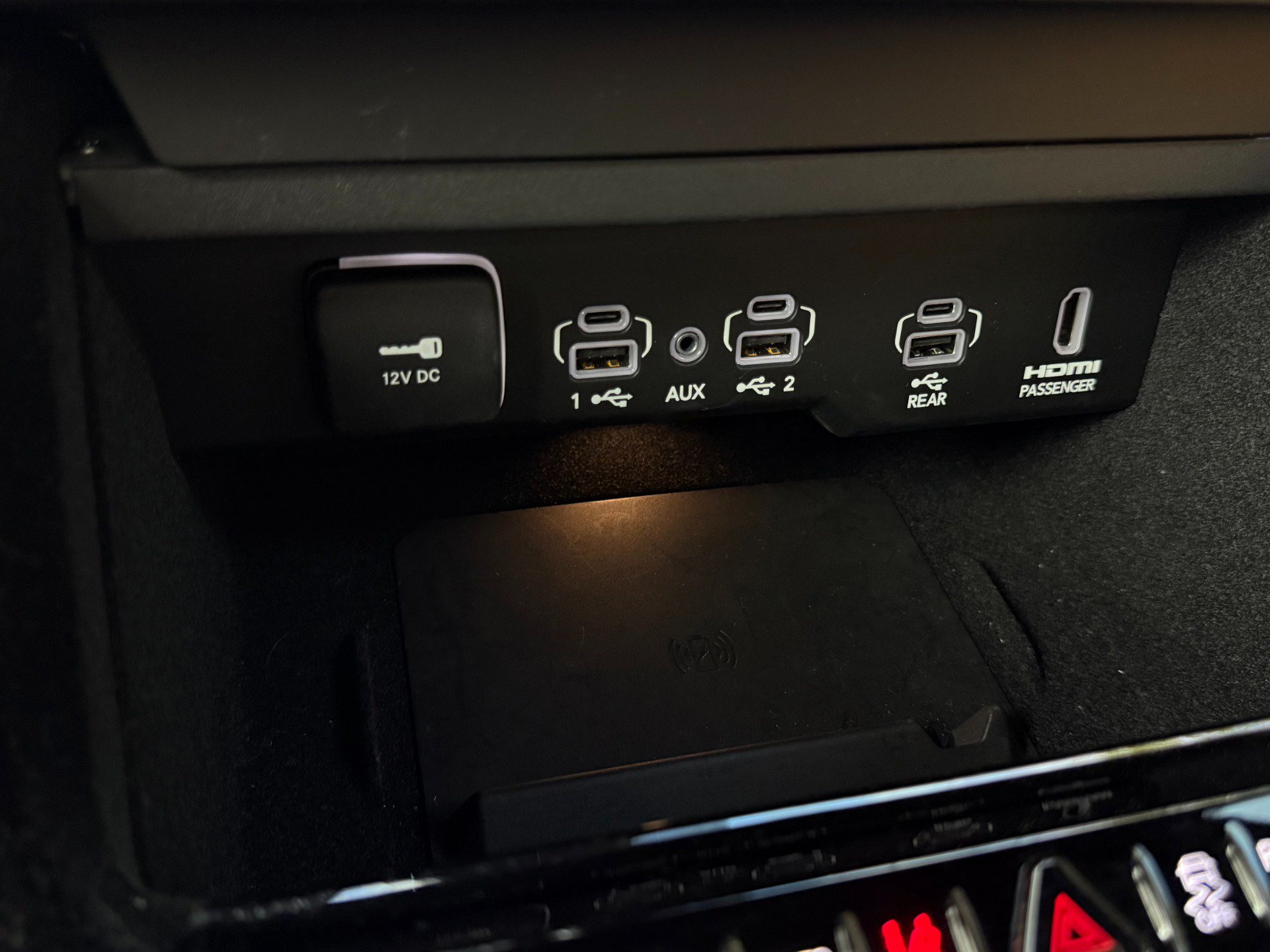 Used 2025 Jeep Grand Wagoneer Series III w/ Rear Seat Video Group 1 AWD/4WD image 57