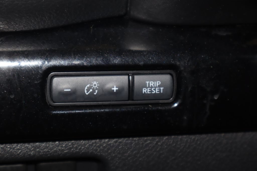 Used 2021 Nissan Titan SV w/ SV Convenience Package AWD/4WD image 22
