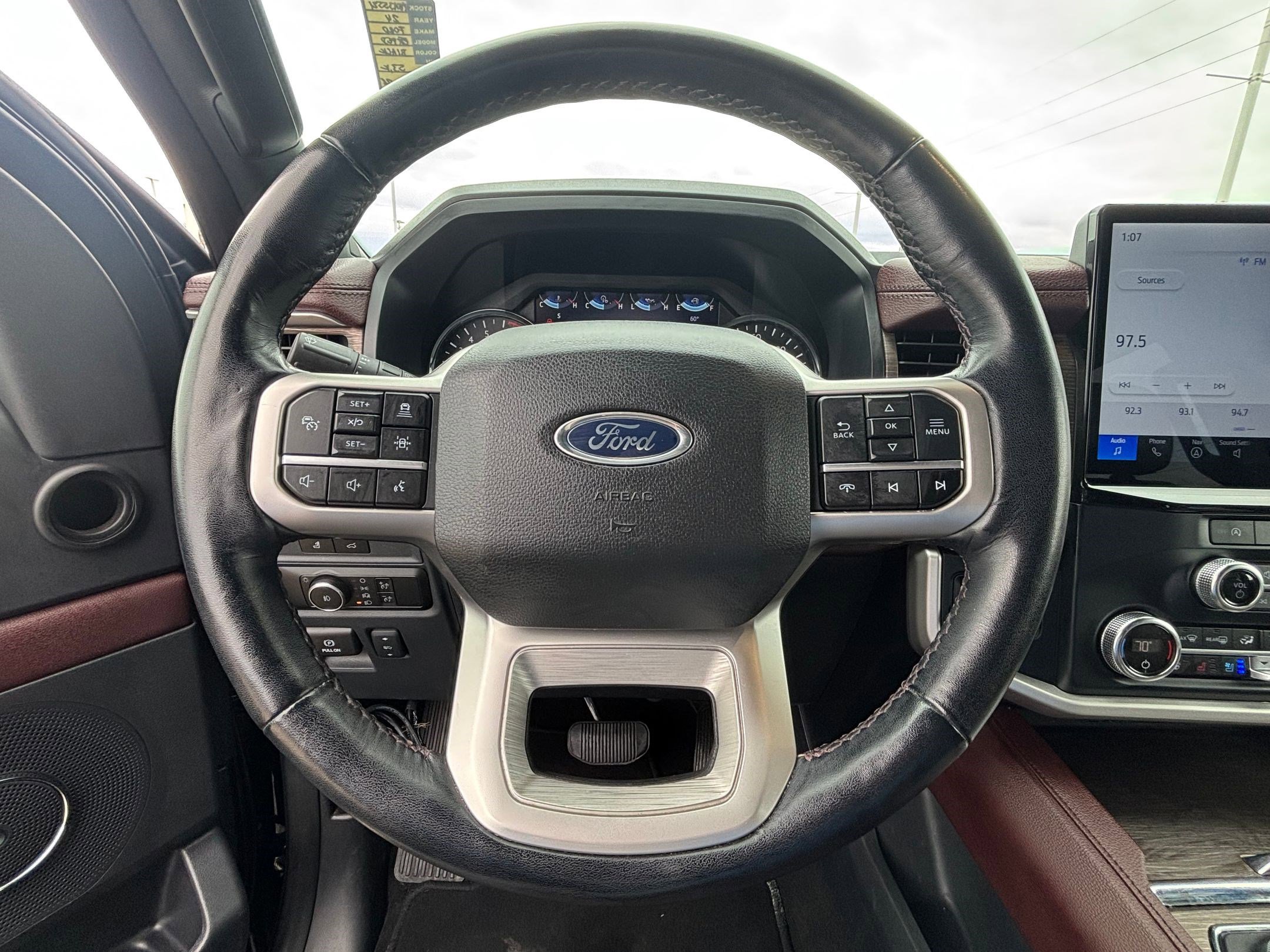 Used 2024 Ford Expedition Limited image 17