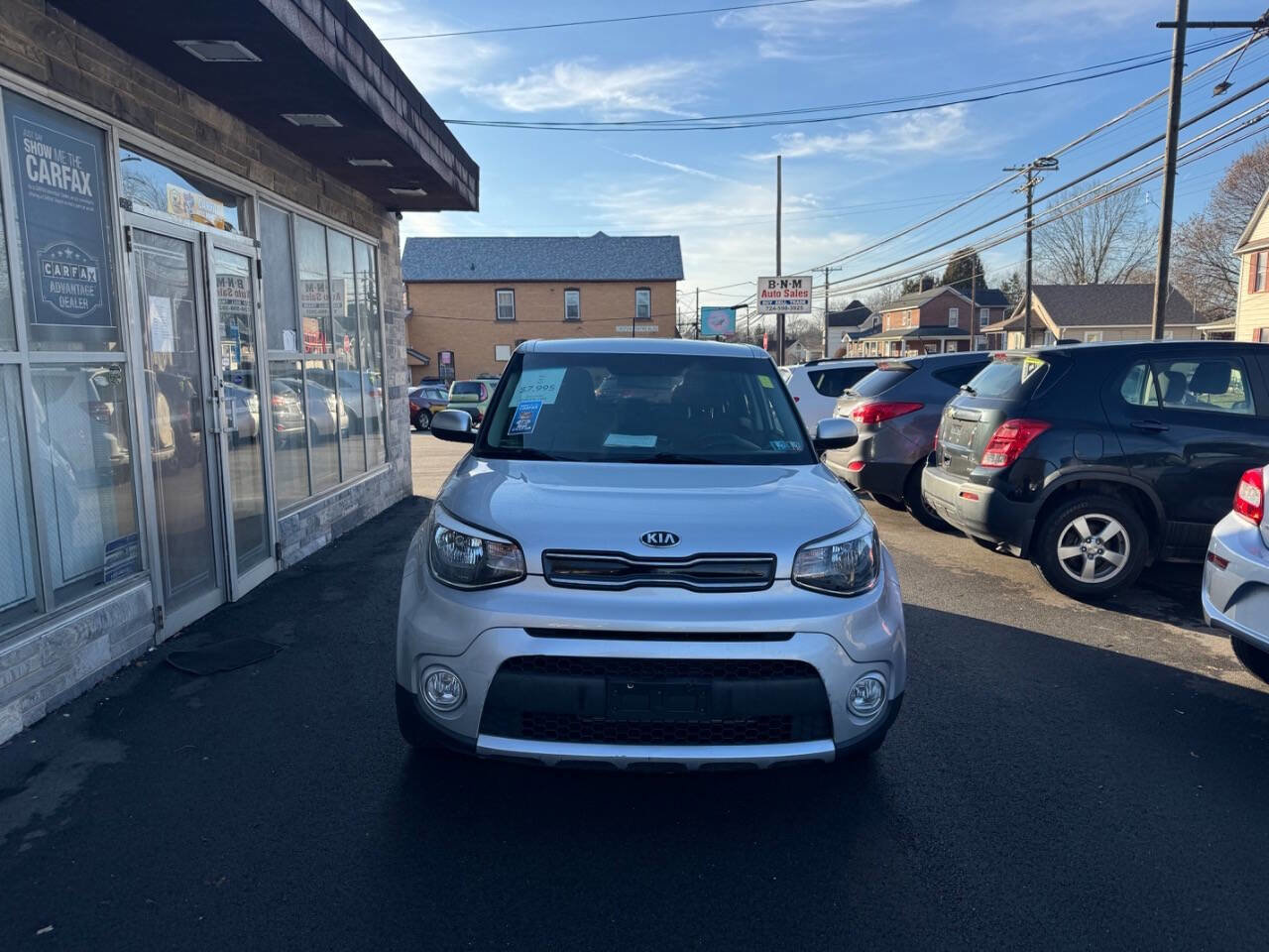 Used 2017 Kia Soul + image 1
