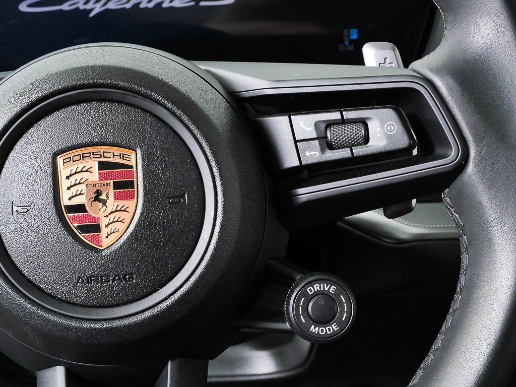 Certified 2025 Porsche Cayenne S image 11