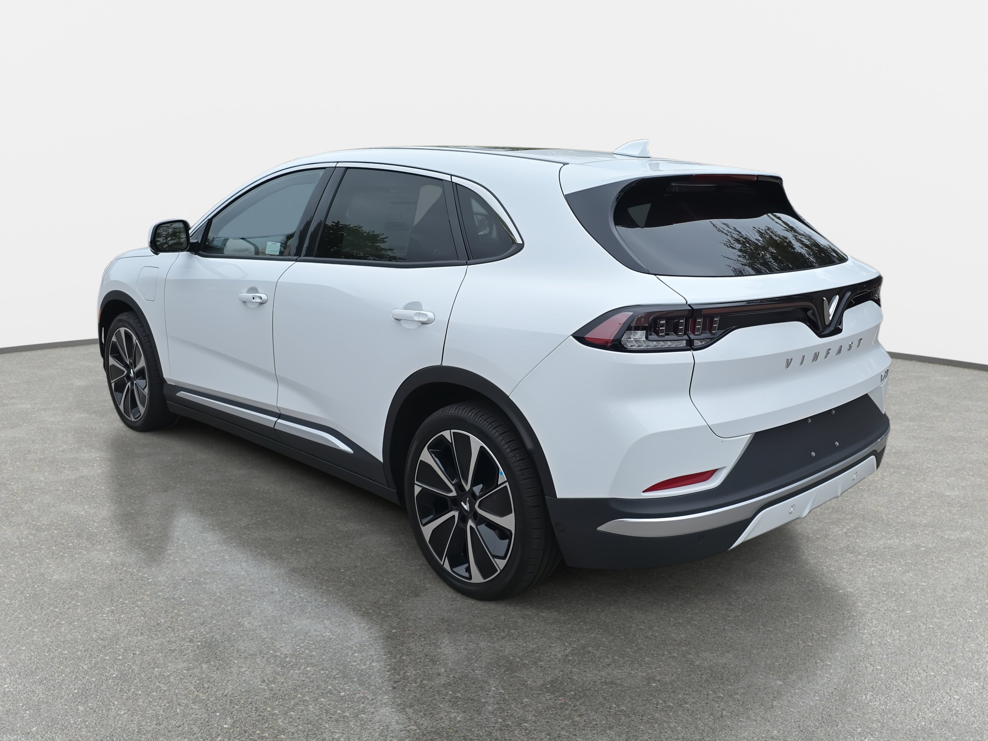 New 2025 VinFast VF 8 Plus image 7