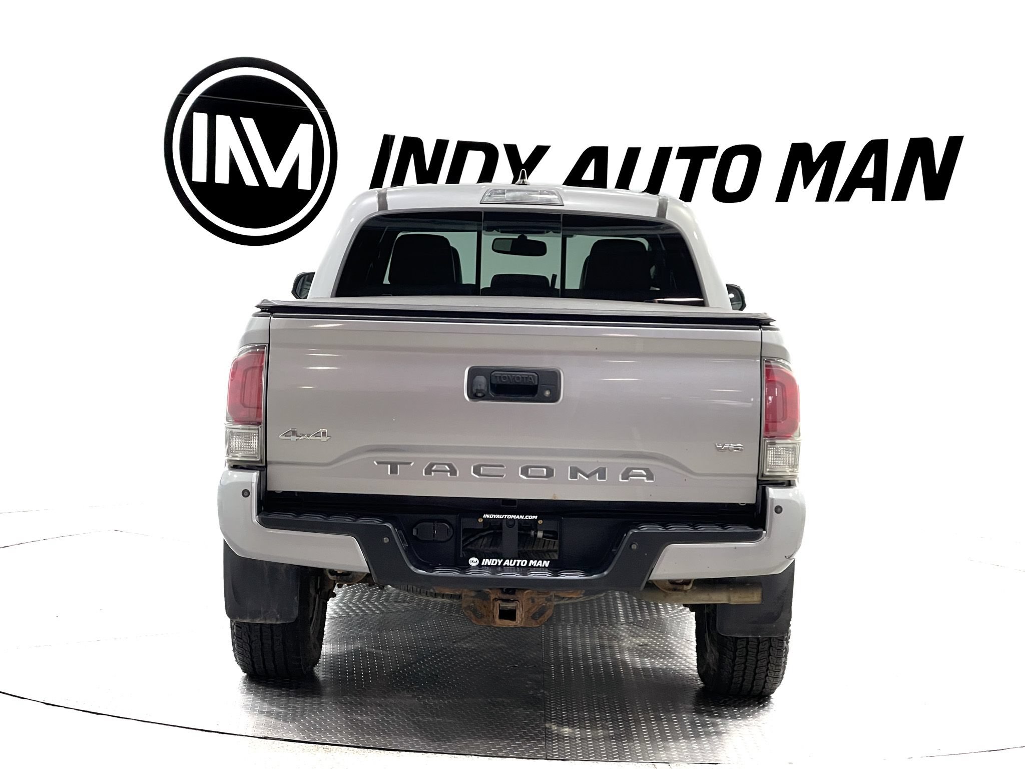 Used 2017 Toyota Tacoma Limited w/ Tow Package AWD/4WD image 5