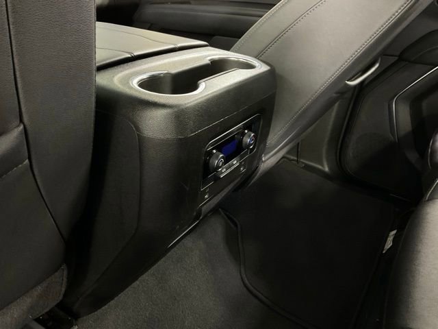 Used 2025 Chevrolet Suburban LT image 18