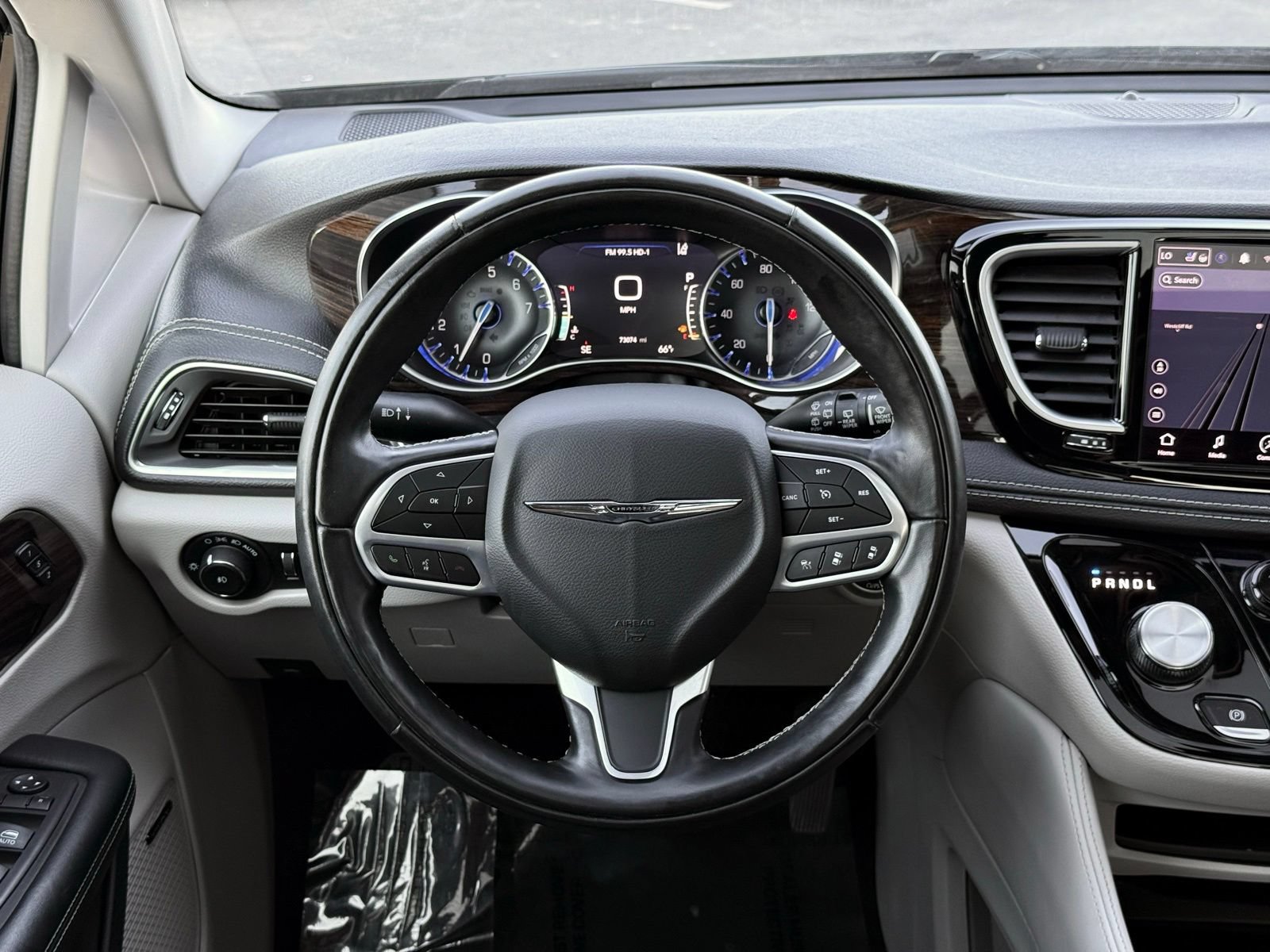 Used 2022 Chrysler Pacifica Limited FWD image 34