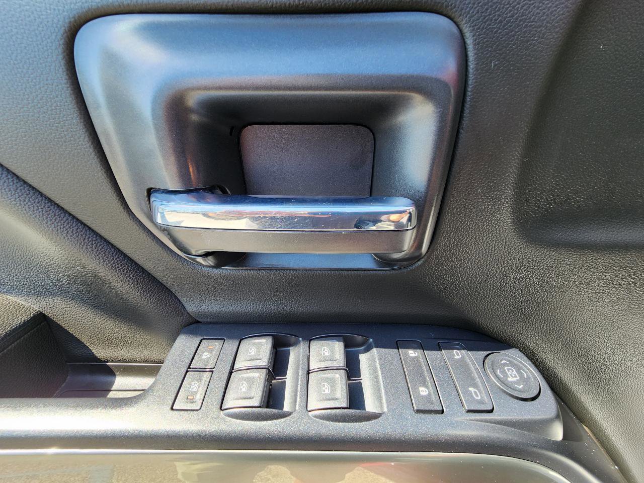 Used 2019 Chevrolet Silverado 1500 LT w/ All Star Edition image 12