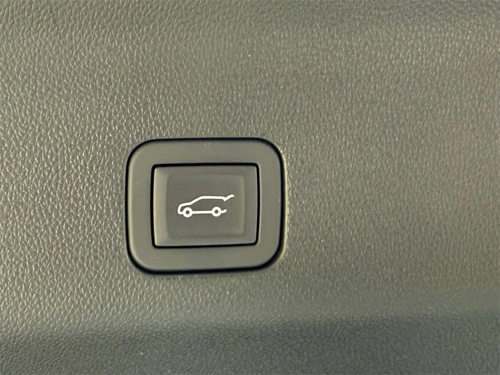 Certified 2024 Cadillac Escalade ESV Sport Platinum w/ LPO, ONYX Package image 19