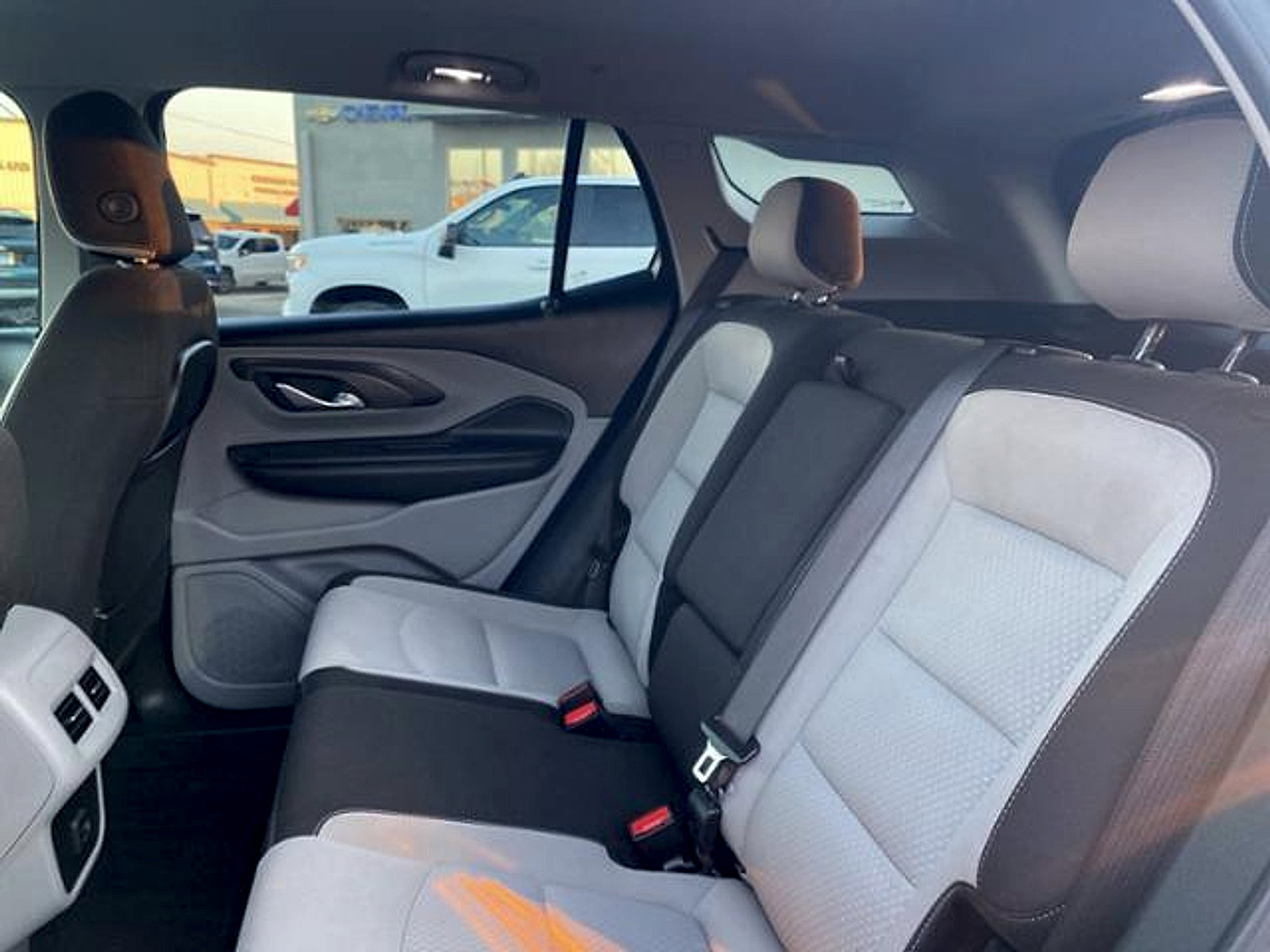 Used 2022 GMC Terrain SLE w/ Driver Convenience Package image 15